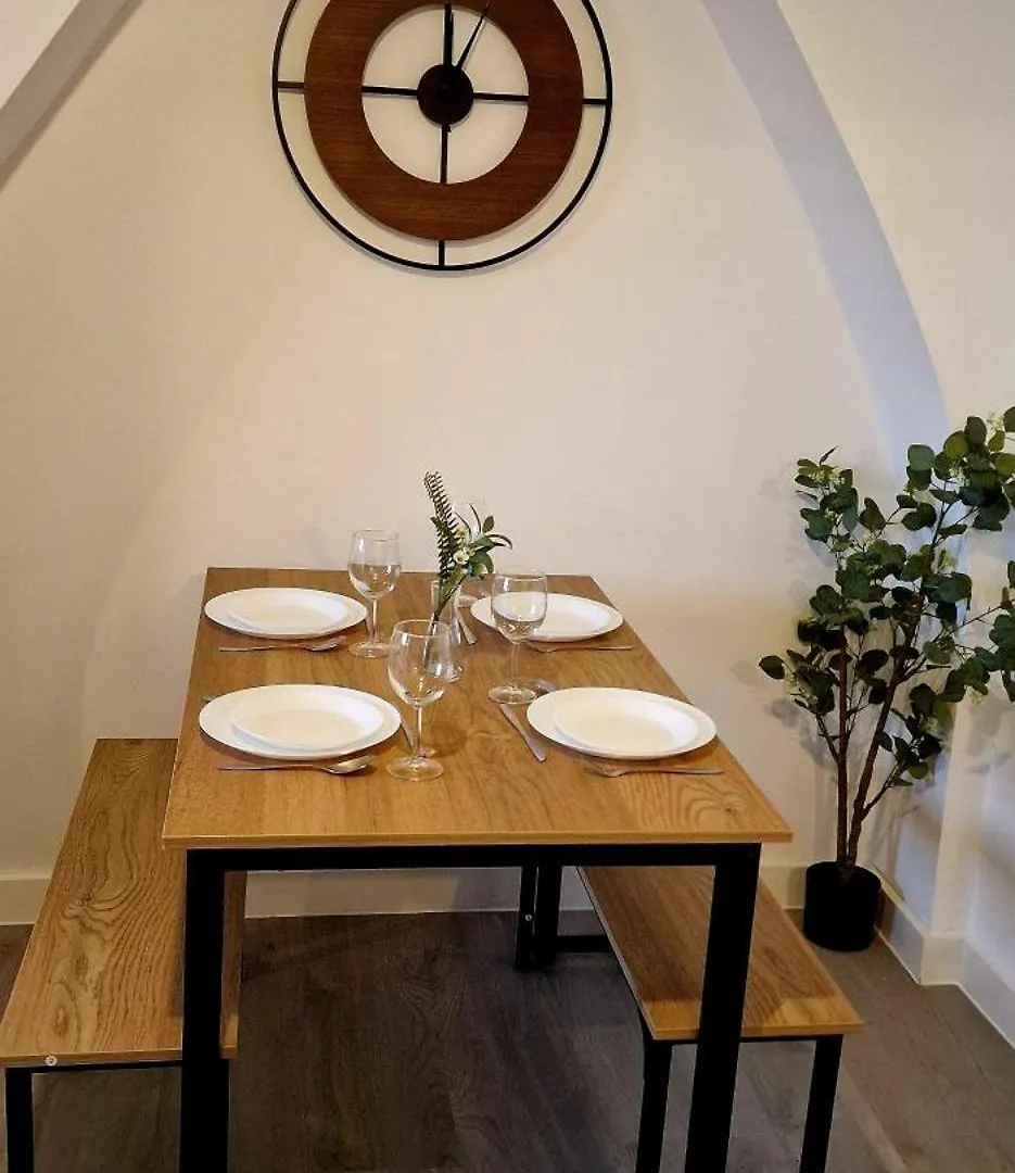 Apartment Supervalue Suite 10 - Fast Wifi, Hotel Linen, Keyless Entry, City Only 10 Mins - By Property Promise Cardiff