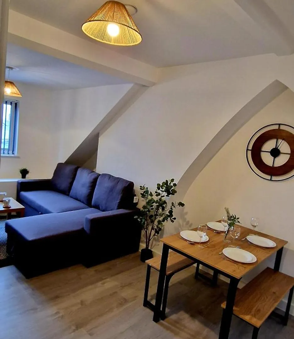 Supervalue Suite 10 - Fast Wifi, Hotel Linen, Keyless Entry, City Only 10 Mins - By Property Promise Cardiff